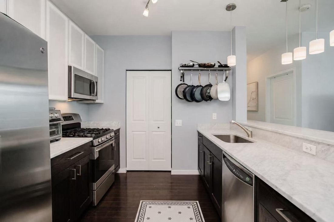 Condo in Chicago, Illinois, United States 5 - 18528939
