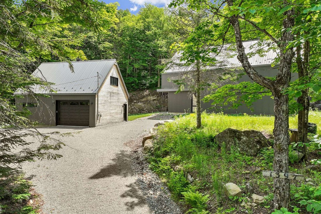 House in Wentworth North, Quebec, Canada 2 - 18529527