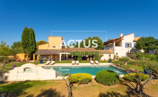 House in Comtale-Cente-Cours Mirabeau, Aix-en-Provence, France 1