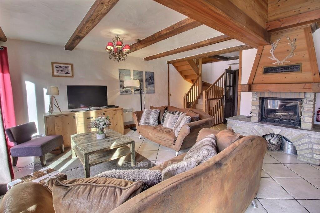 Chalet in Sainte-Foy-Tarentaise, Auvergne-Rhône-Alpes, France 1 - 18530372