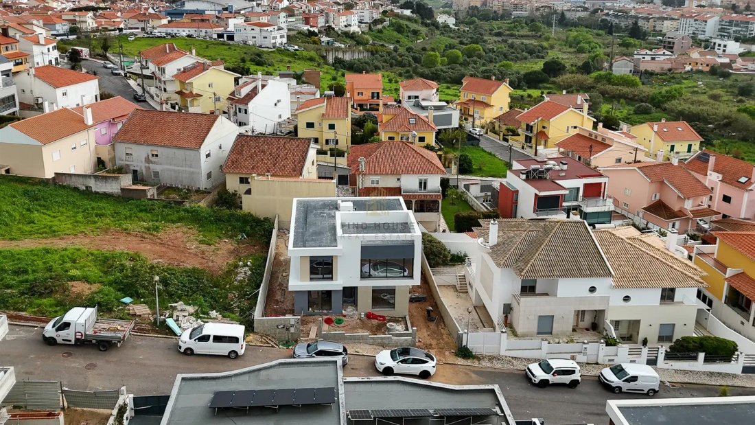 House in Carcavelos e Parede, Lisbon, Portugal 3 - 18530496