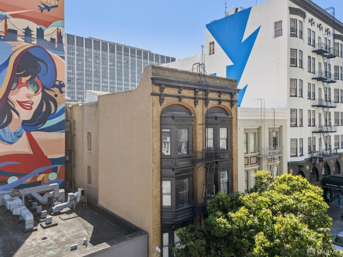 San Francisco, California, United States 3 - 18530472