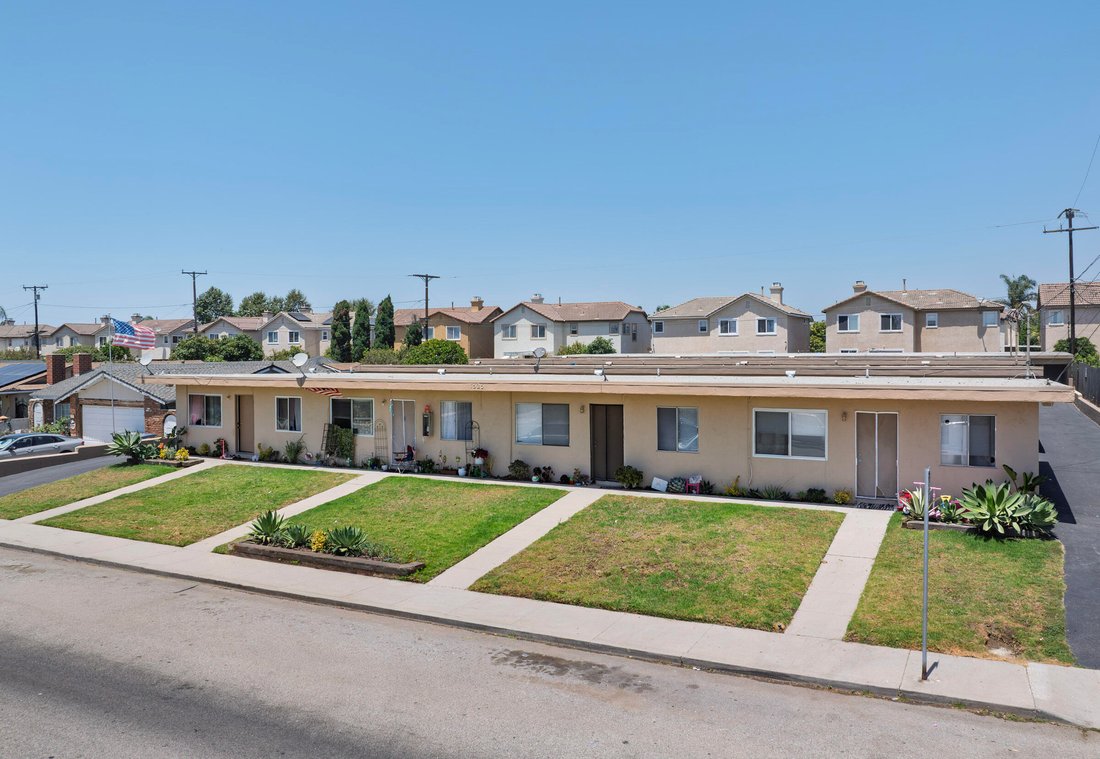 Oxnard, California, United States 2 - 18530452