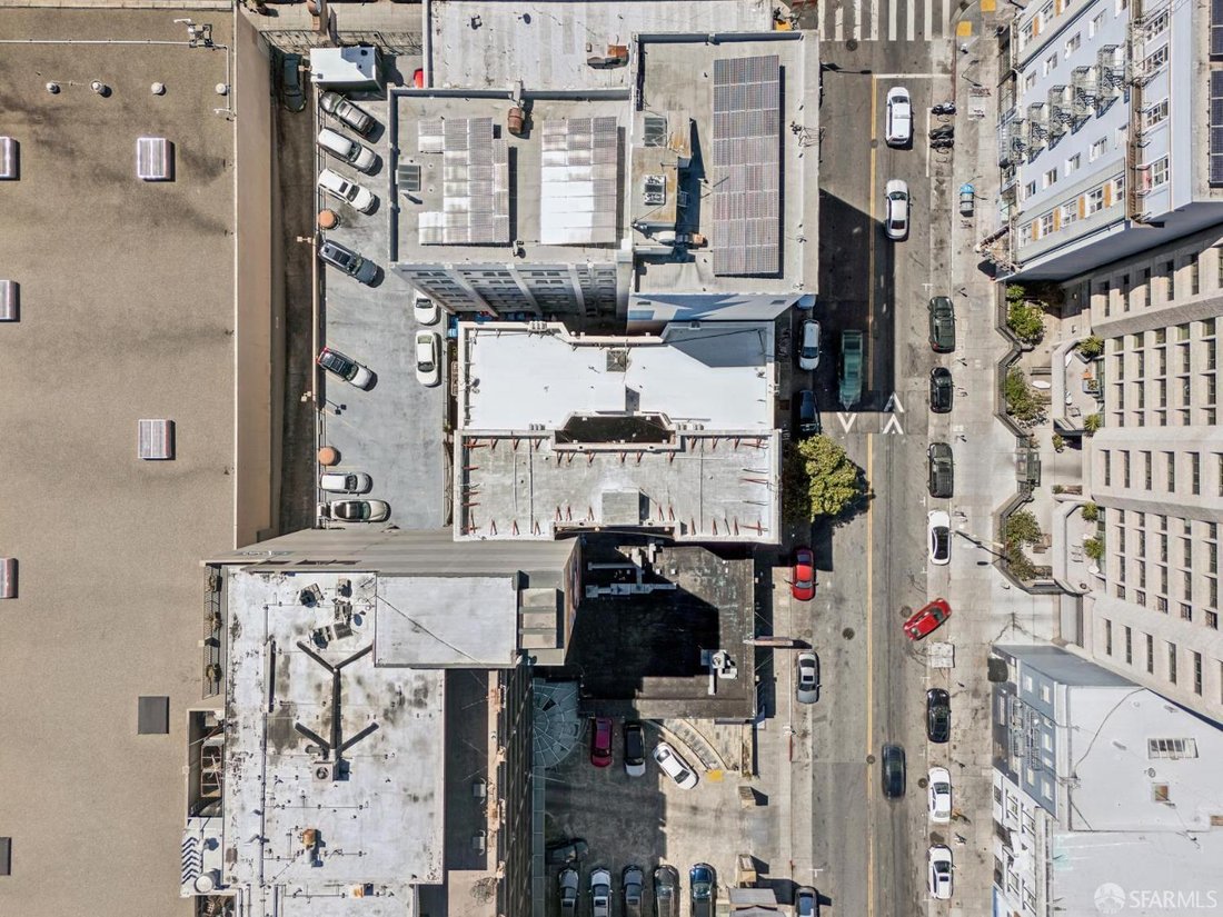 San Francisco, California, United States 4 - 18530472