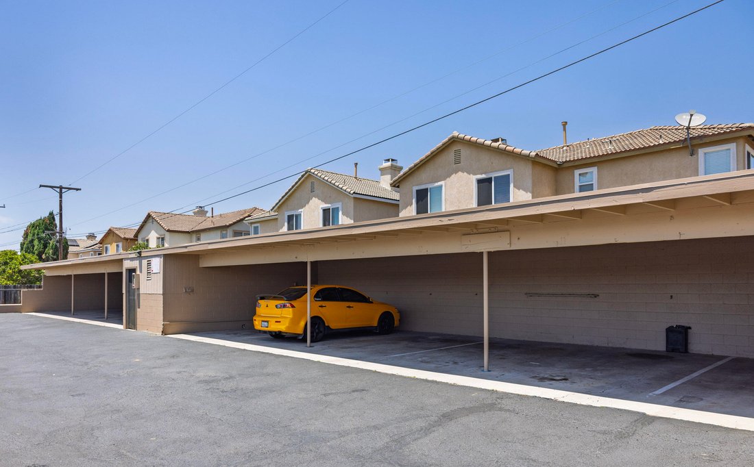 Oxnard, California, United States 5 - 18530452