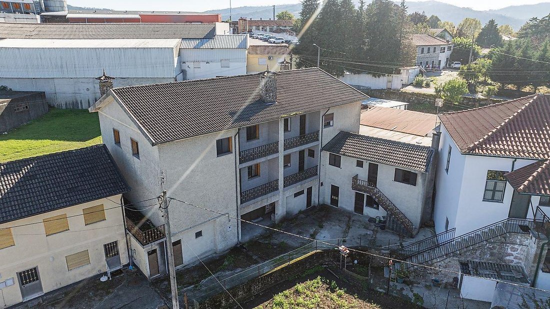 Taide, Braga, Portugal 3 - 18530589