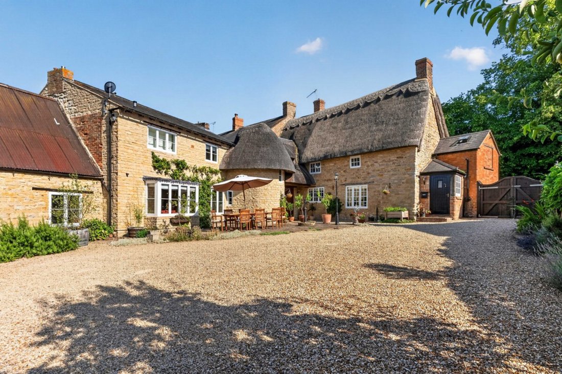 Potterspury, England 1 - 18530767