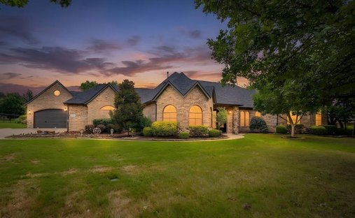 House in Burleson, Texas, United States 1