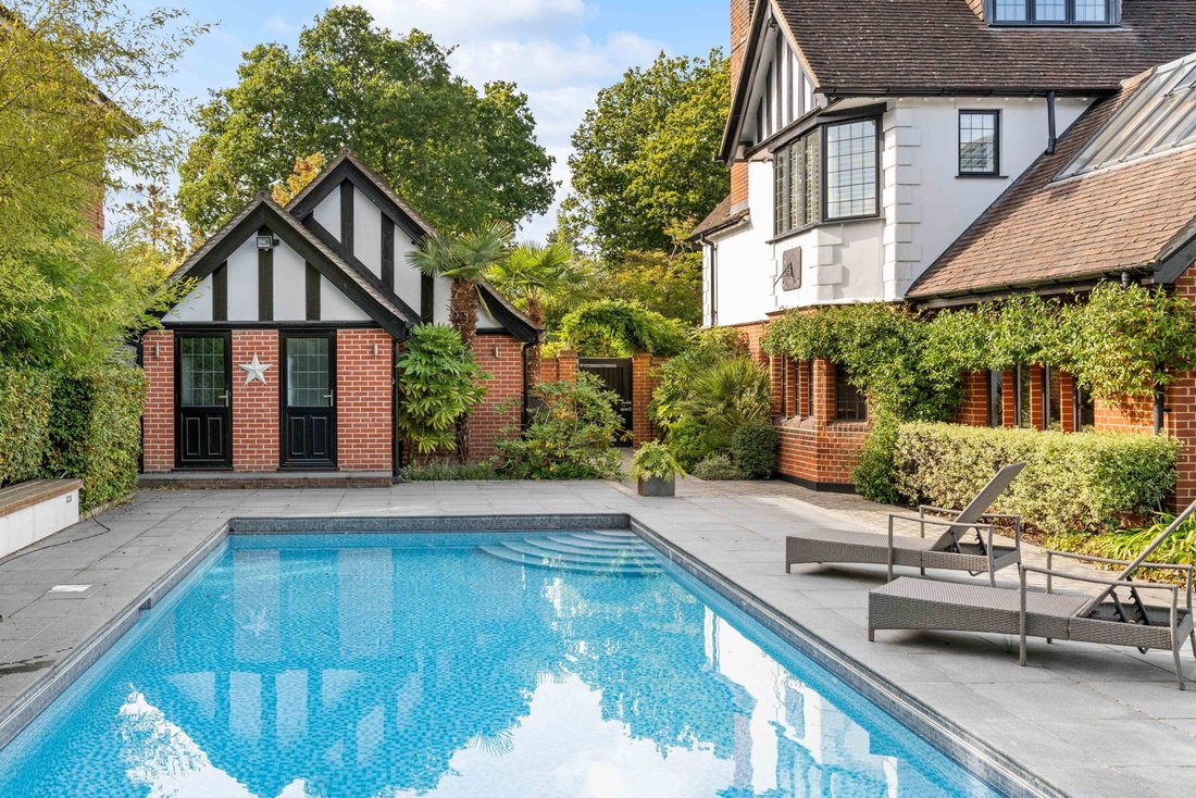 House in Hutton, Brentwood, England 5 - 16211932