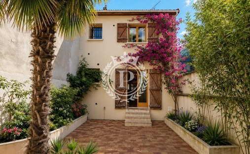 House in Centre-Sadi Carnot, Bagnolet, France 1