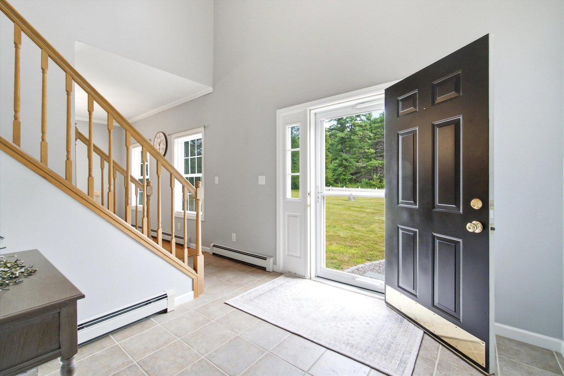House in Laconia, New Hampshire, United States 2 - 18530546