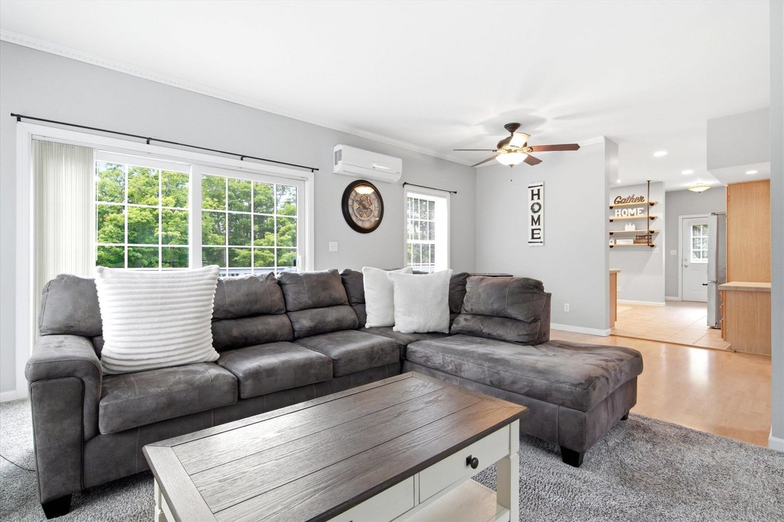 House in Laconia, New Hampshire, United States 5 - 18530546