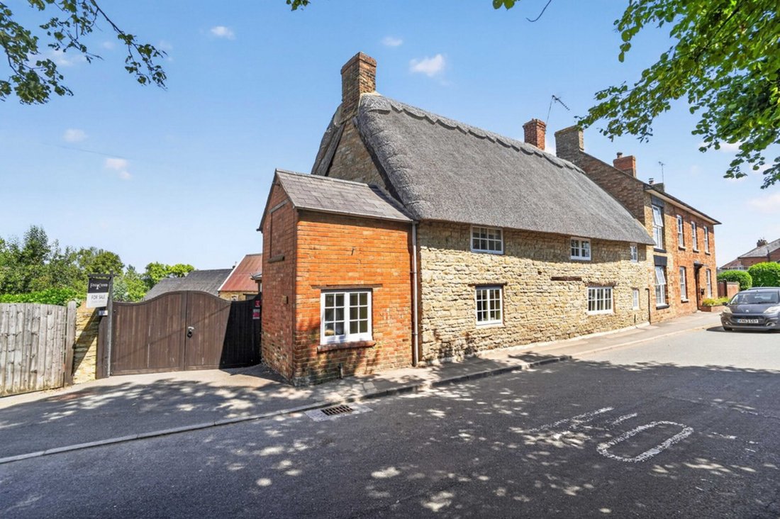 Potterspury, England 2 - 18530767
