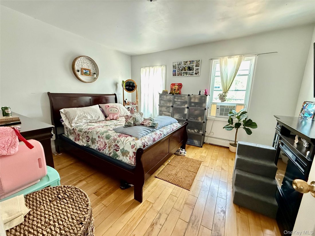 House in New York, New York, United States 3 - 18530888