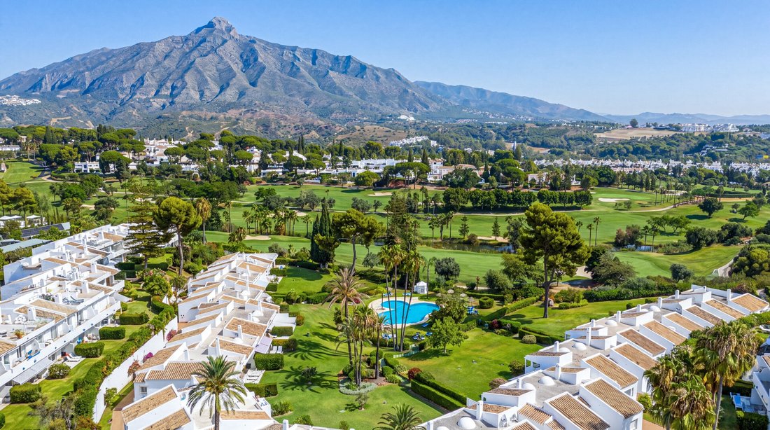 Penthouse in Nueva Andalucia, Marbella, Spain 1 - 18531010