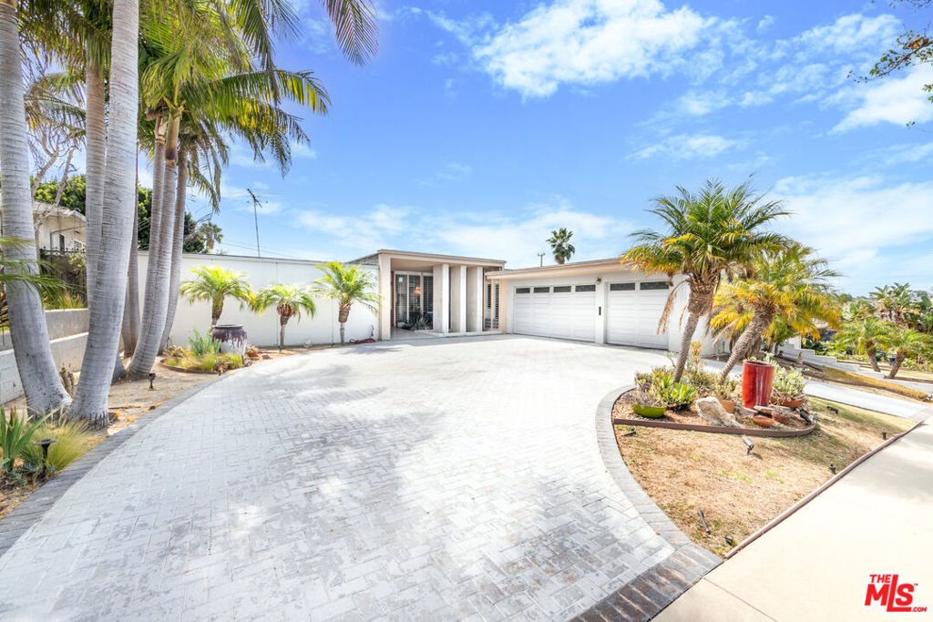 House in Los Angeles, California, United States 1 - 18530889