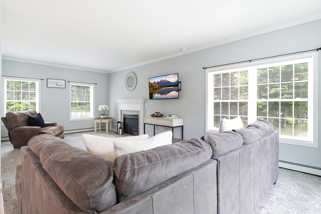 House in Laconia, New Hampshire, United States 4 - 18530546