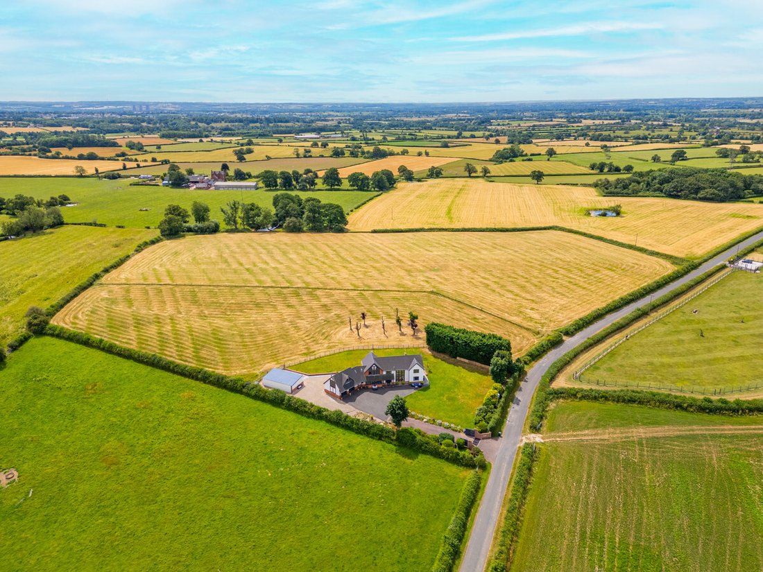 House in Derbyshire, England 2 - 18530769