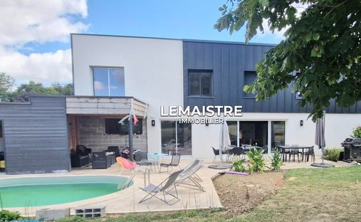 House in Centre Ville, Yvetot, France 1