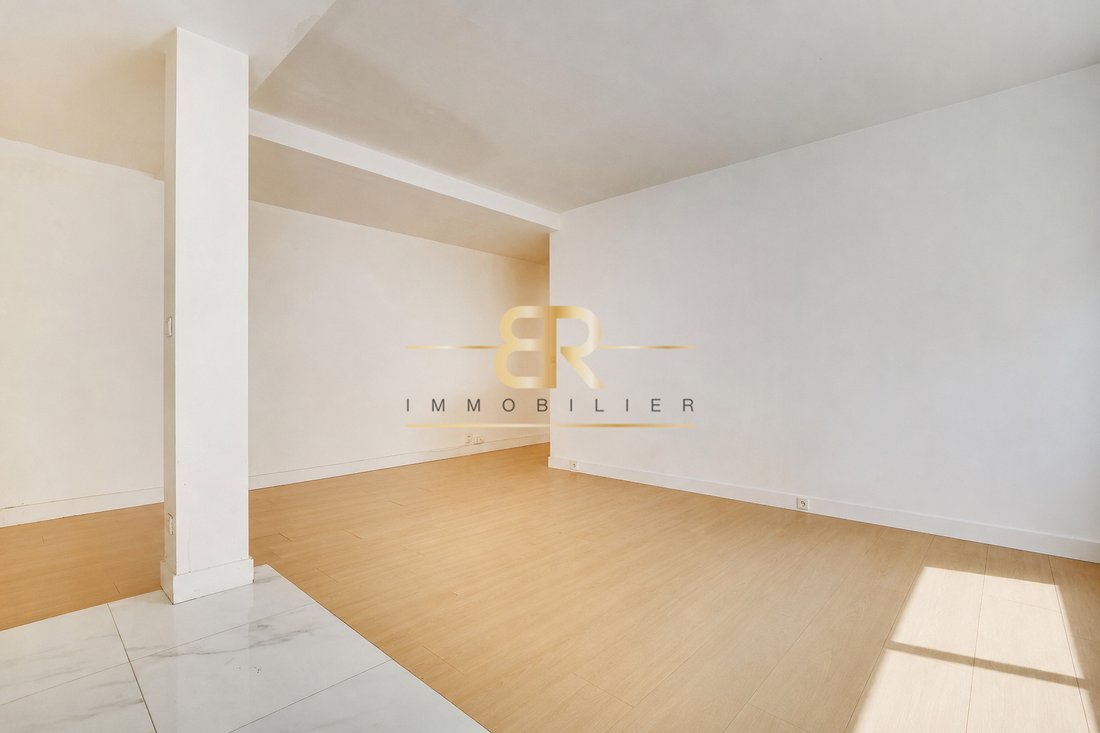 Apartment in Lorette-Martyrs, Paris 9e Arrondissement, Paris 5 - 18530748