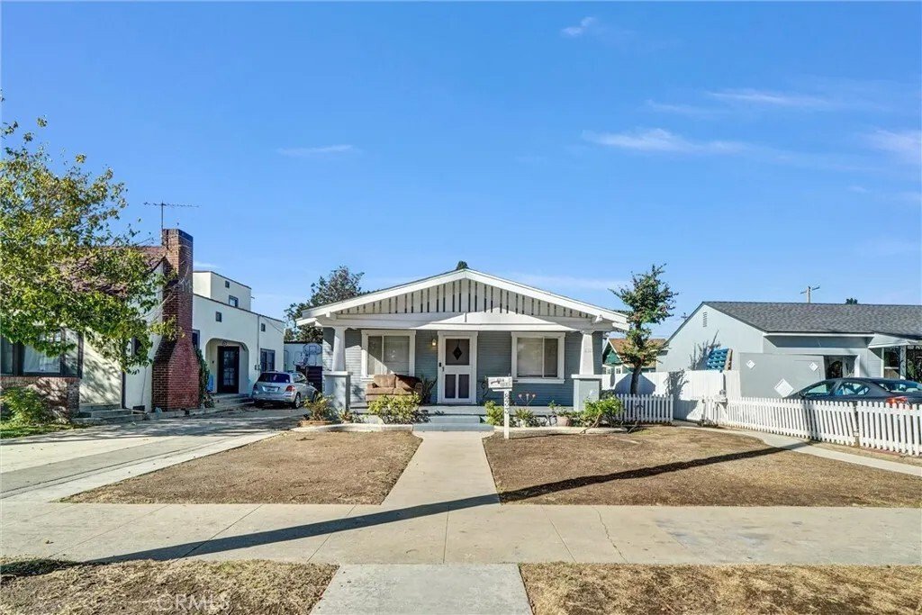 Orange, California, United States 1 - 16917144