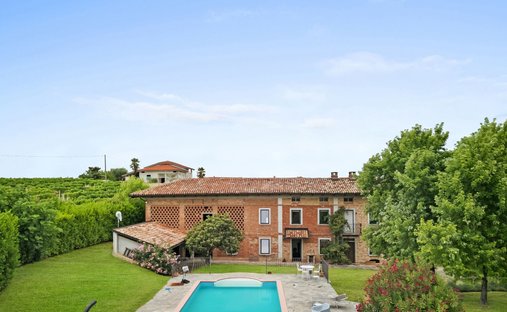 Landhaus in Calosso, Piemont, Italien 1