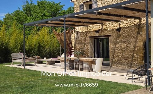 Maison à Vaugines, Provence-Alpes-Côte d'Azur, France 1