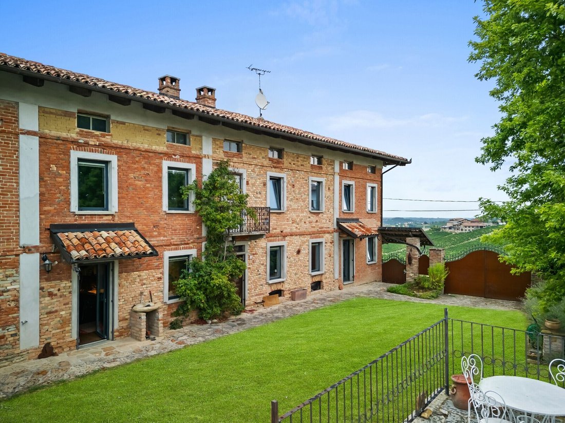 Country House in Calosso, Piedmont, Italy 2 - 18531003