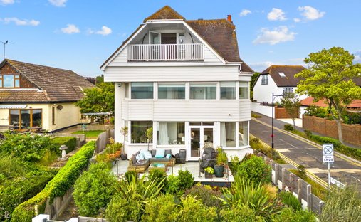House in Westcliff-on-Sea, England 1