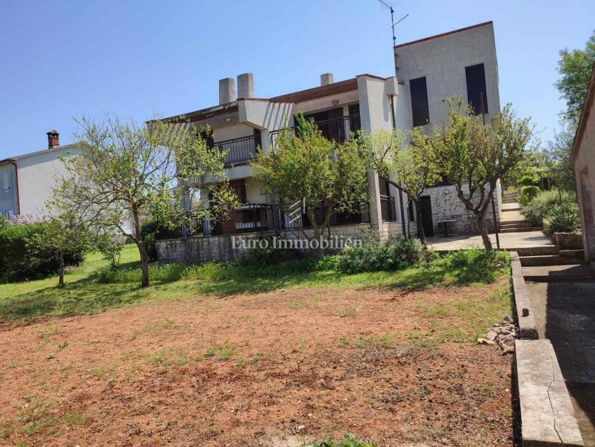 House in Mjesni odbor Busoler, Grad Pula, Istria County 1 - 18531013