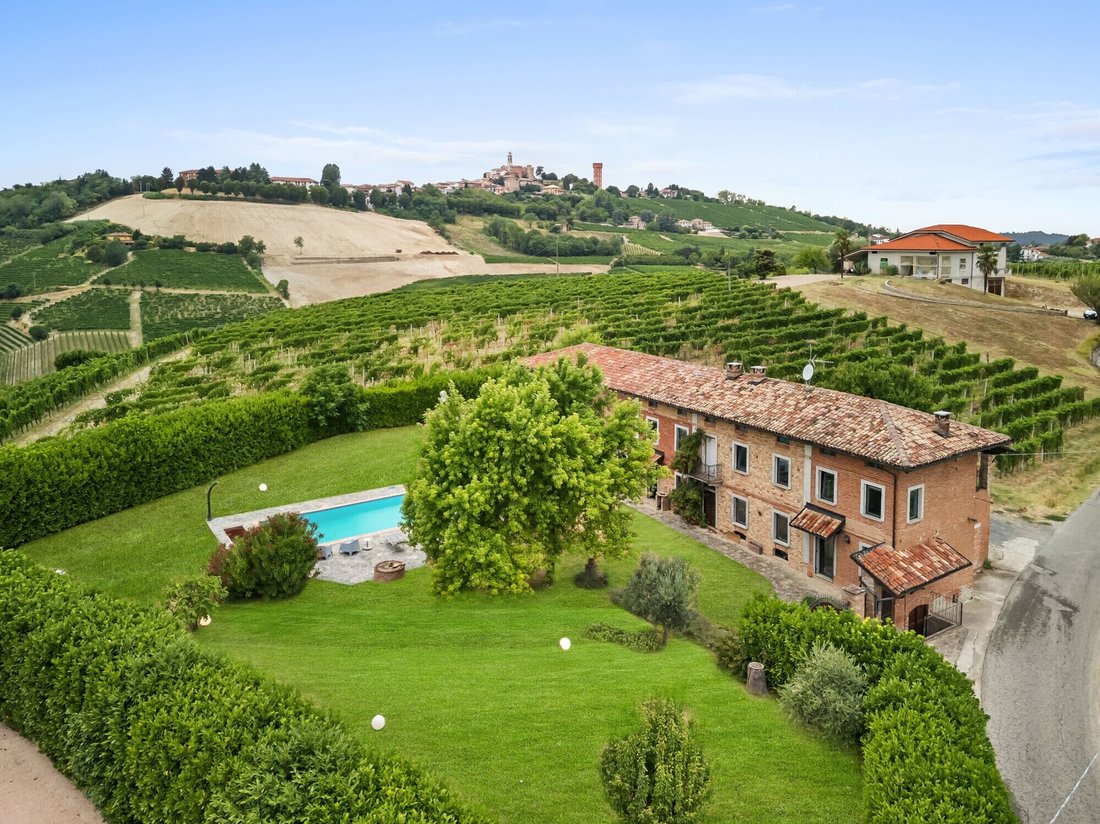 Country House in Calosso, Piedmont, Italy 1 - 18531003