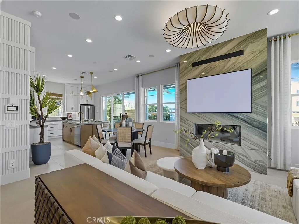 Condo in Montebello, California, United States 2 - 18530766