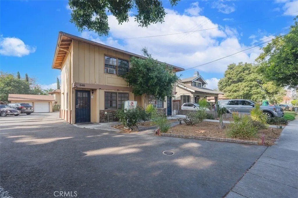 Orange, California, United States 2 - 18530782