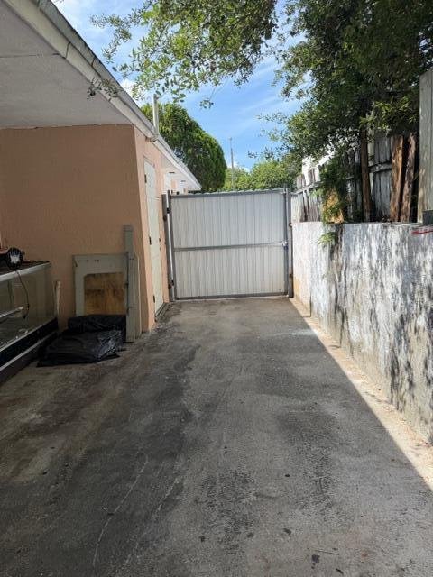 House in Miami, Florida, United States 1 - 18530941