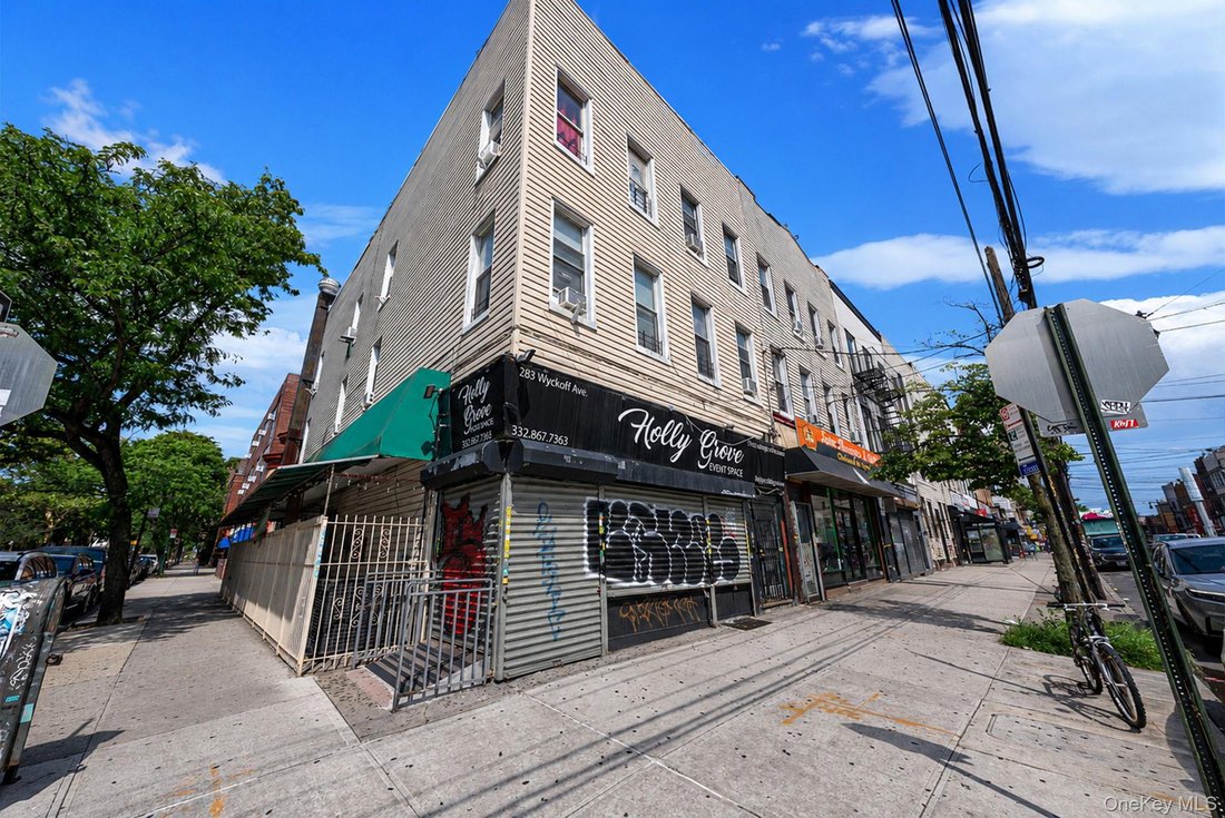 New York, New York, United States 1 - 18530886