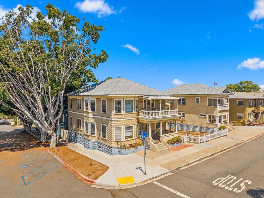 San Diego, California, United States 2 - 18530838