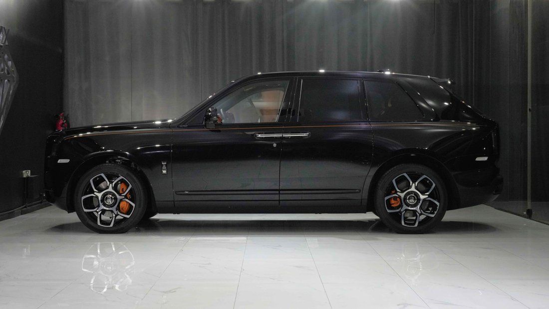 Suv in Dubai, United Arab Emirates 4 - 18531045