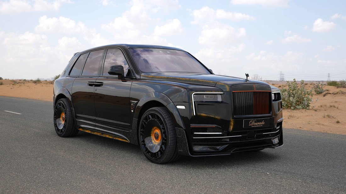 Suv in Dubai, United Arab Emirates 4 - 18531162