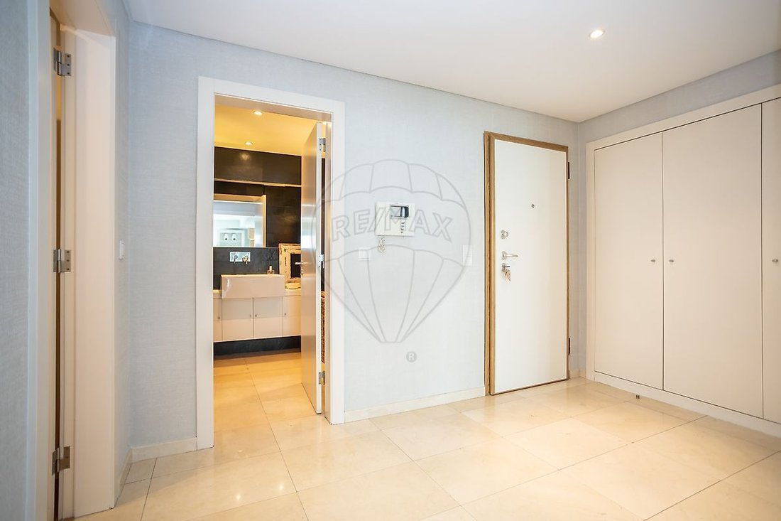 Apartment in Alges, Linda-a-Velha e Cruz Quebrada-Dafundo, Lisbon, Portugal 2 - 18531215