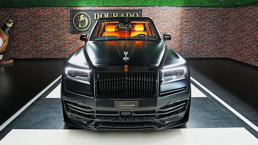 Suv in Dubai, United Arab Emirates 2 - 18531148
