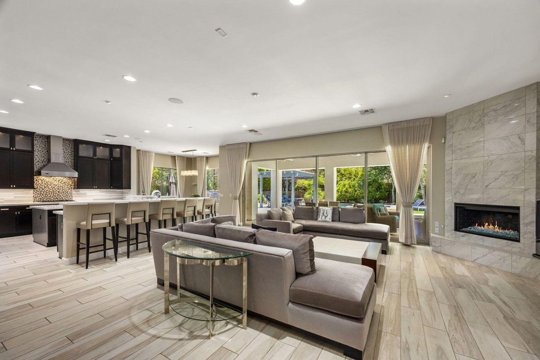 Carefree, Arizona, United States 3 - 18531110
