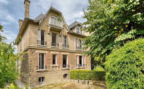 House in Vincennes, Ile-de-France, France 1