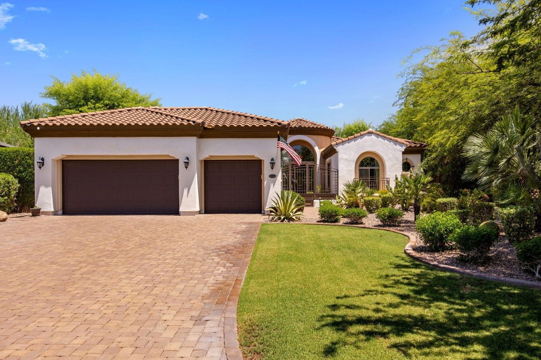 Carefree, Arizona, United States 4 - 18531110