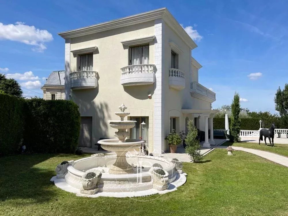House in Centre Montmorency, Montmorency, France 1 - 12798764