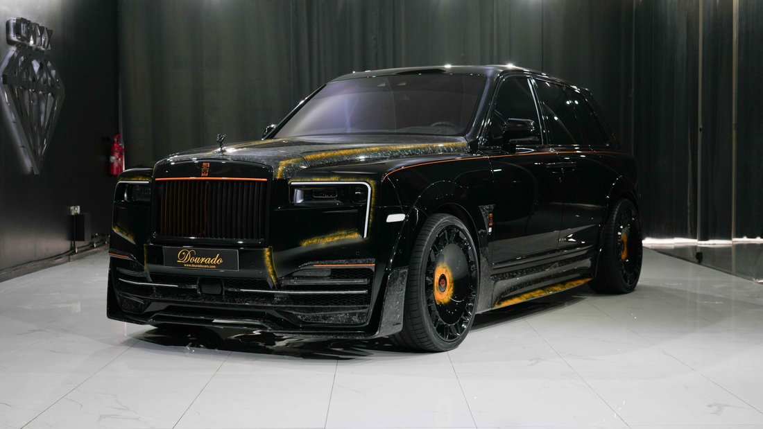 Suv in Dubai, United Arab Emirates 1 - 18531162