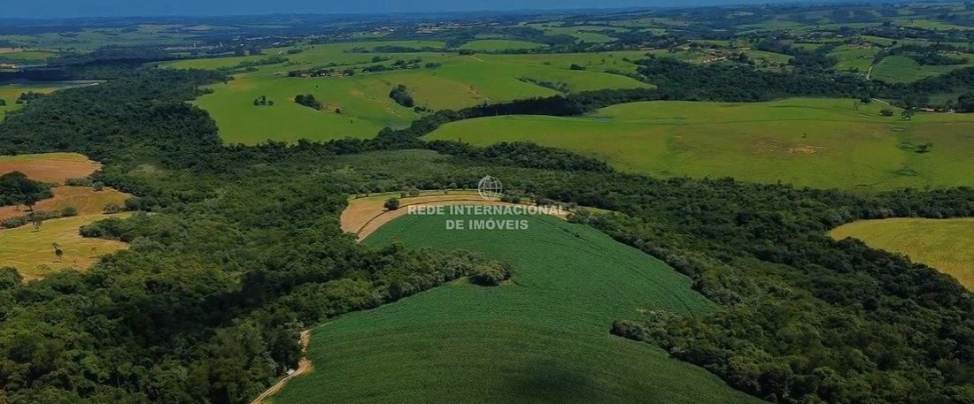 Corps de ferme à Araçoiaba da Serra, São Paulo, Brésil 1 - 18531371