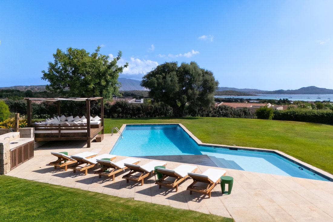 Villa in San Teodoro, Sardinia, Italy 2 - 18531136