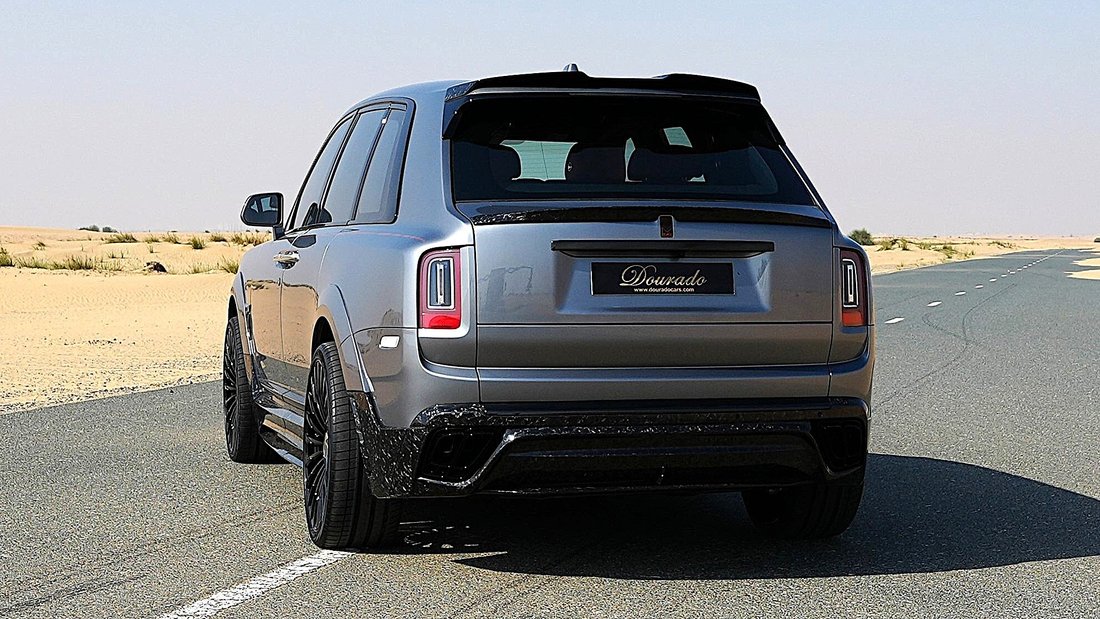 Suv in Dubai, United Arab Emirates 5 - 18531145