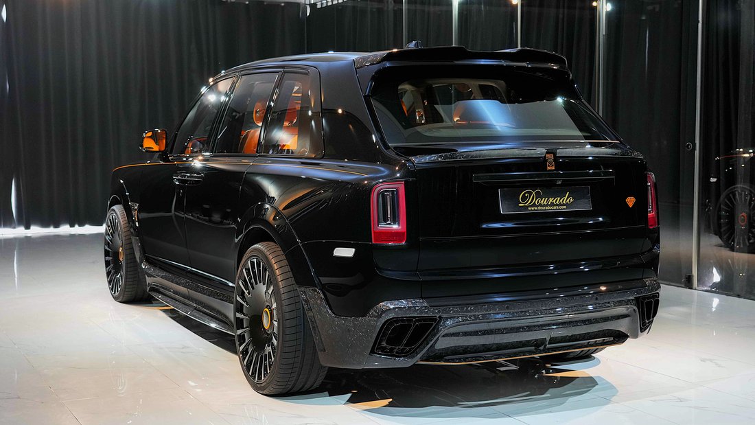 Suv in Dubai, United Arab Emirates 4 - 18531150