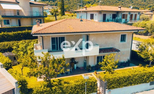 Villa in Polpenazze del Garda, Lombardy, Italy 1